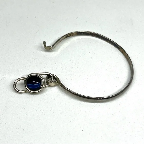Vintage Silver Bangle Bracelet with enclosed Blue Stone Gemstone - Picture 6 of 6